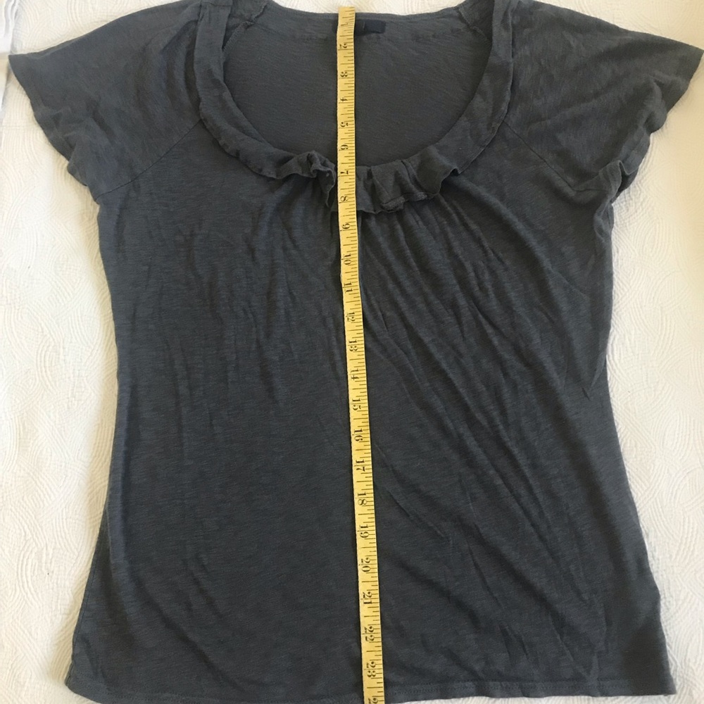 SOLD !!!! - 2️⃣Bundle Gap short sleeve tops..! - Picture 7 of 16